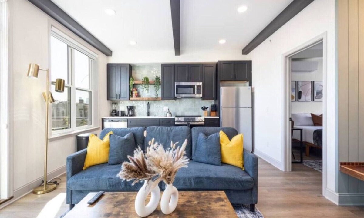North Philadelphia West Apartment | 1/1 Across from Fairmount Park 10 mins to DT D