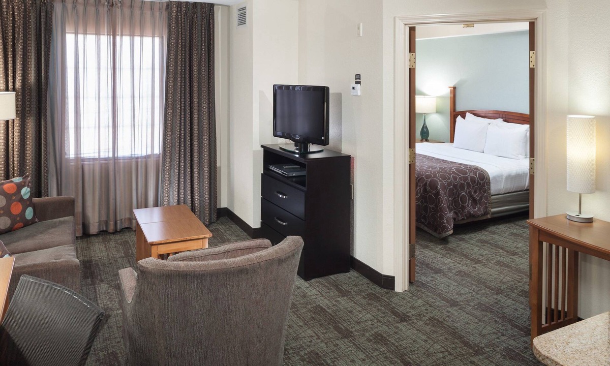 Tougaloo Condo | 1 Bedroom | Outdoor Pool. Near Northpark Mall