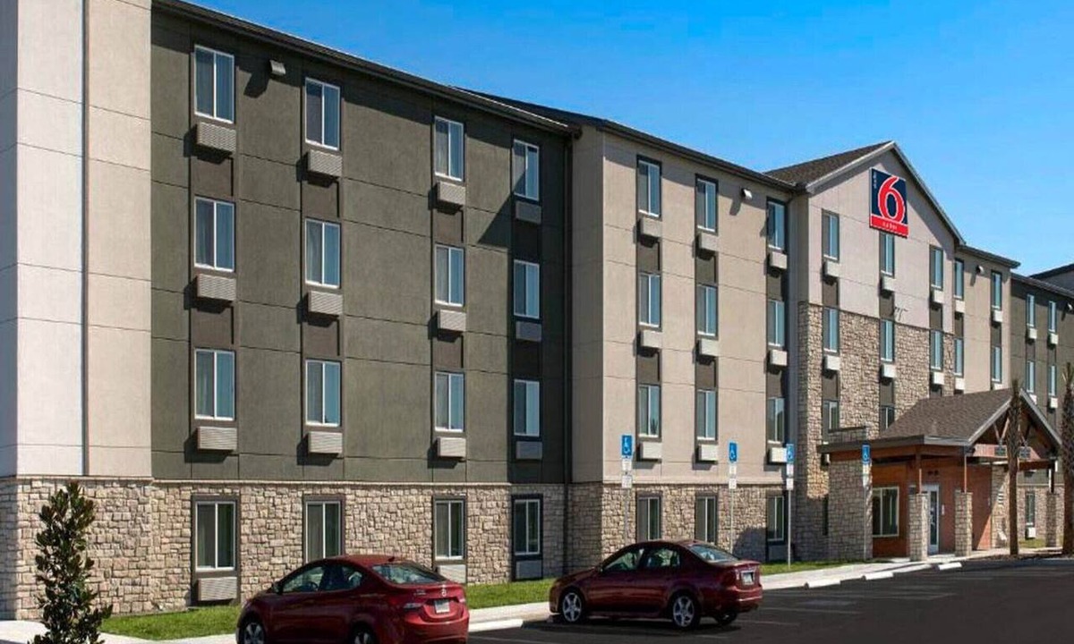 Bossier City Apartment | 1 Full Bed | ADA/Tub/Non-Smoking/Kitchen