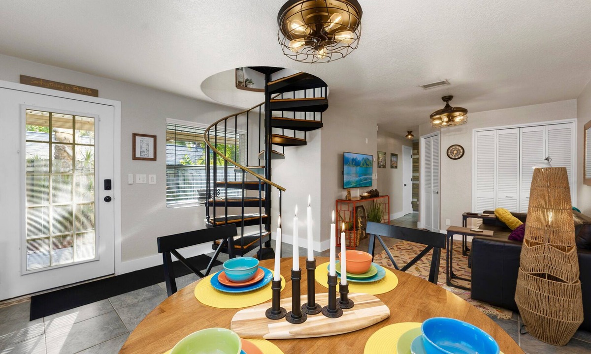 Cocoa Beach Villa | 1- King bed/1- sofa bed/1.5bath Block from Beach