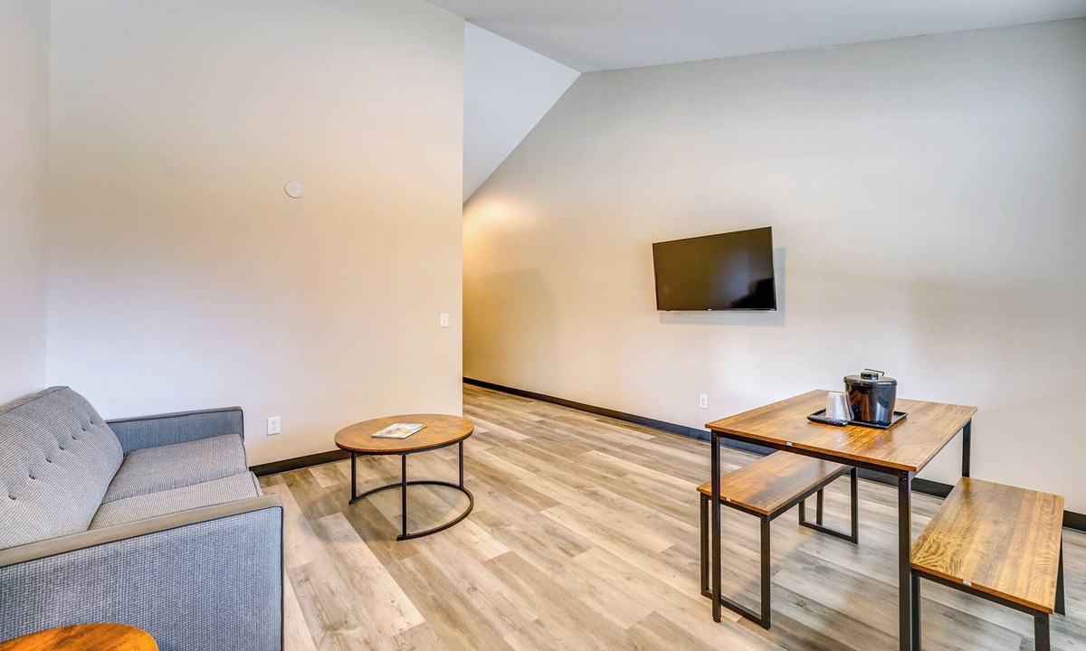 Port Huron Apartment | 1 MI to Lighthouse Beach: Sleek Studio Apt