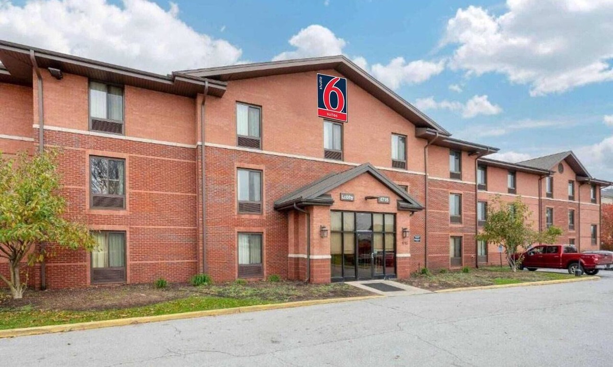 Mishawaka Apartment | 1 Queen Bed | Non-Smoking, Kitchen, Sofa-Bed