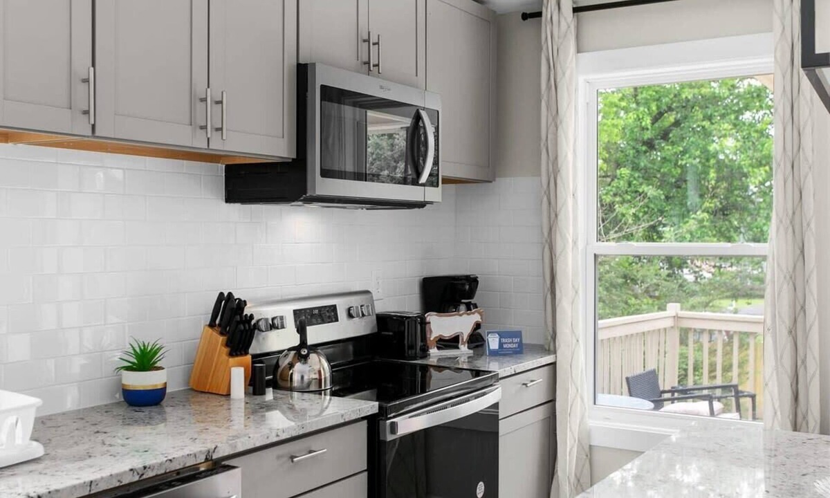 Birmingham House | 10 Min to Downtown-Modern in Magic City-Both Units