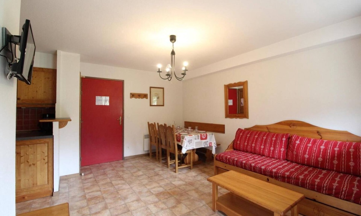 Val Cenis Apartment | 10m from ski slopes, 3rd floor, balcony, tv, ski locker, 40m², Val Cenis