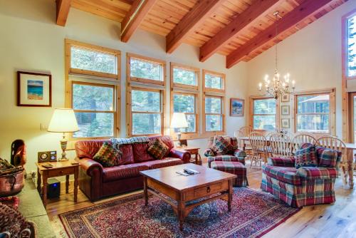 Truckee House | 1225 Gold Bend