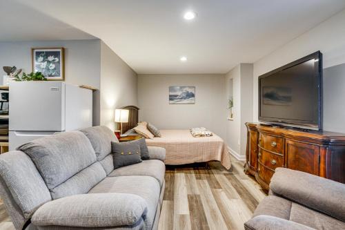 Port Huron Apartment | 2 Mi to Downtown Port Huron! Couple's Getaway