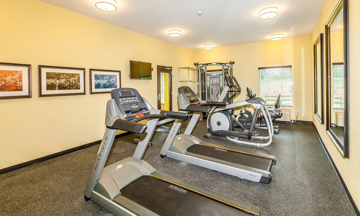 Farragut Apartment | 2 Queen Studio w/Kitchen | Daily Breakfast + Pool
