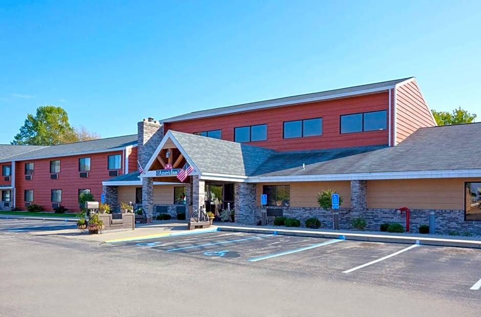 Menominee Hotel | 2-Star Hotel ∙ AmericInn by Wyndham Menominee