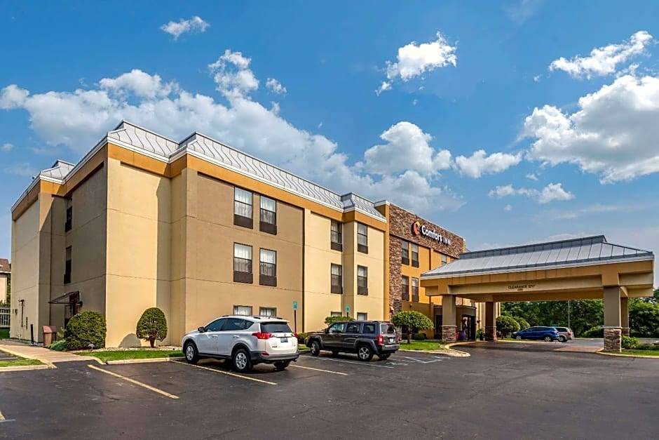 Kalamazoo Hotel | 2-Star Hotel ∙ Comfort Inn Wings Stadium