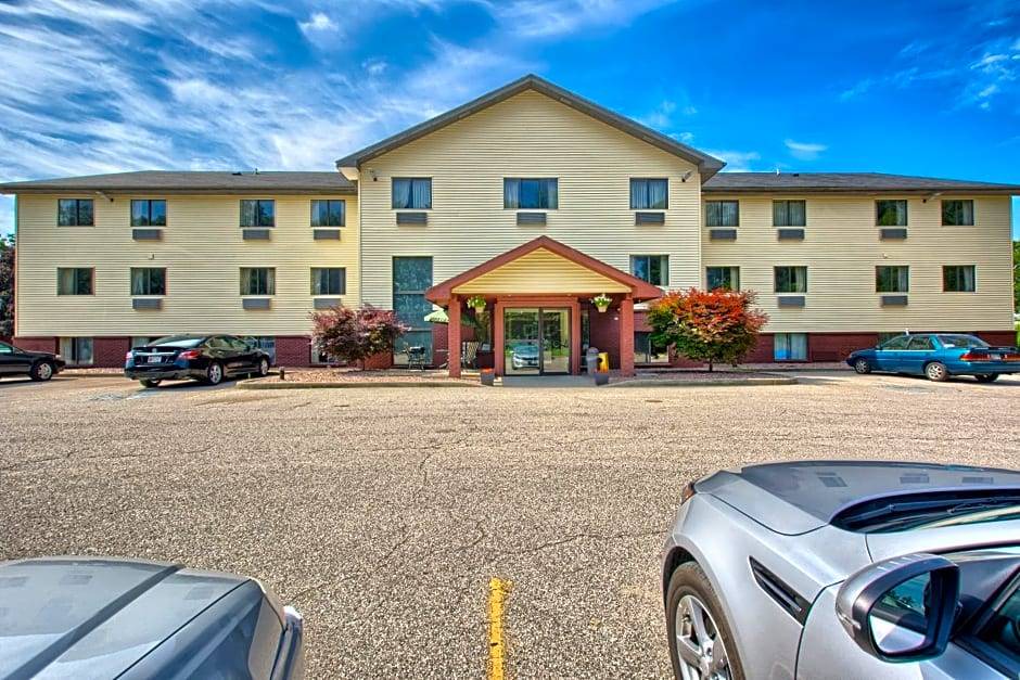Whitehall Hotel | 2-Star Hotel ∙ Rodeway Inn