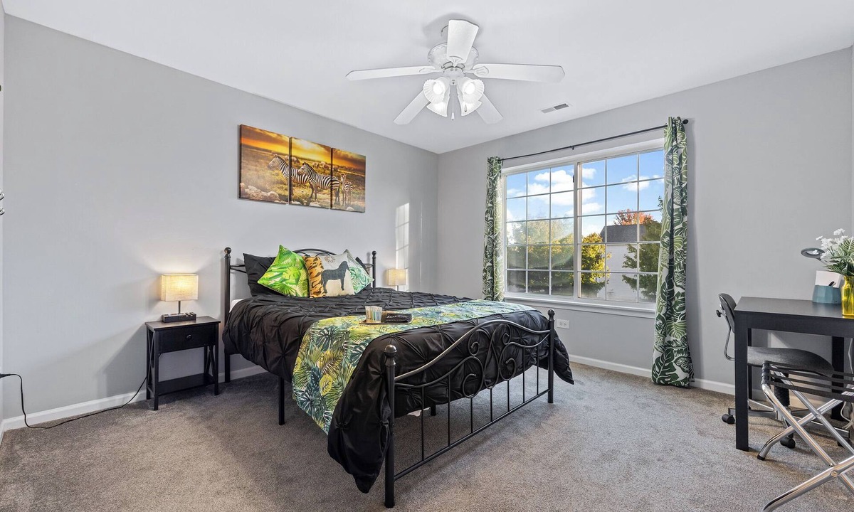Montgomery House | 2bdrms/1.5bath-5beds/Quiet/Laundry/Jungle Theme/FREE Wifi/Sleep6