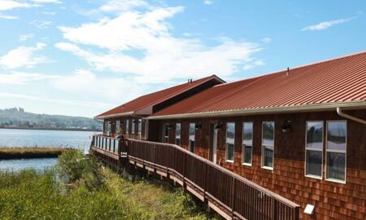 Astoria Bed & Breakfast | 2BR Astoria Escape | Surrounded by Water & Views