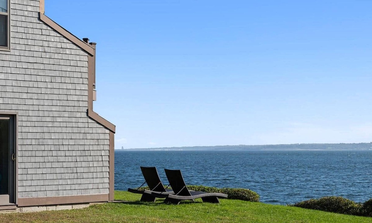 Jamestown Condo | 2br Unit Tranquil Retreat on Conanicut Island