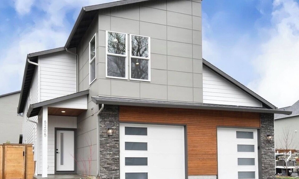 Minnehaha House | 3-bedroom house in brilliant Vancouver with WiFi, AC. Enjoyable stay guaranteed