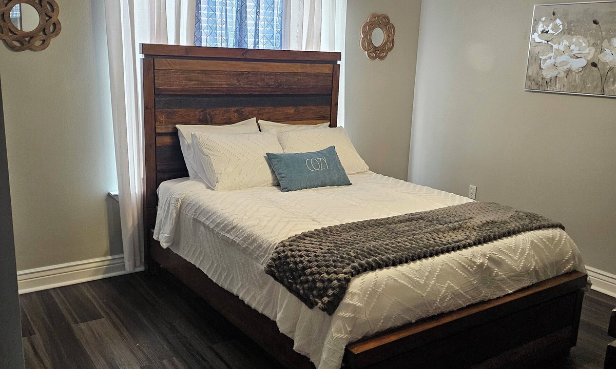 Gretna House | 3-bedroom townhome beauty!