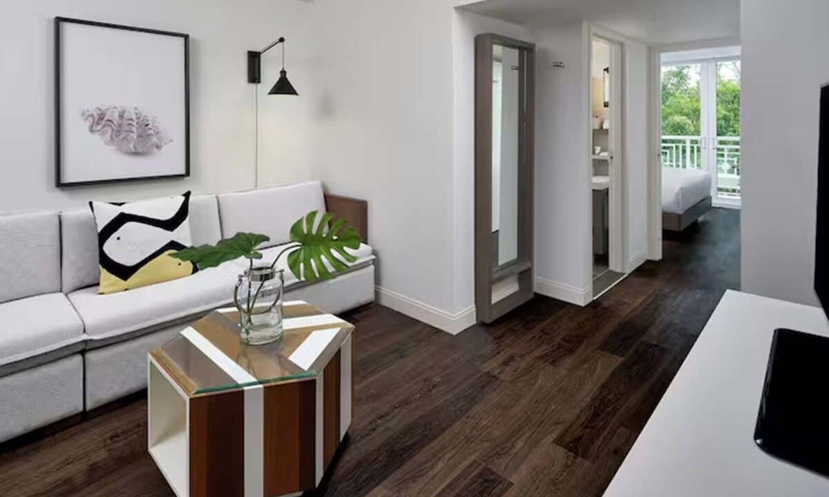 Rock Harbor Resort | 3 Junior Suite in Hammock Wing with Island Views