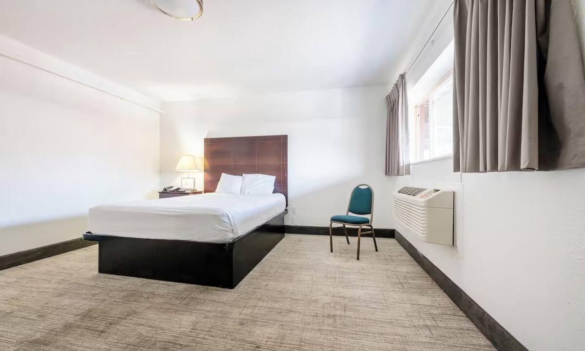 Hollywood District Hotel | 3 Studios Near Governor Tom McCall Waterfront w/Free Parking