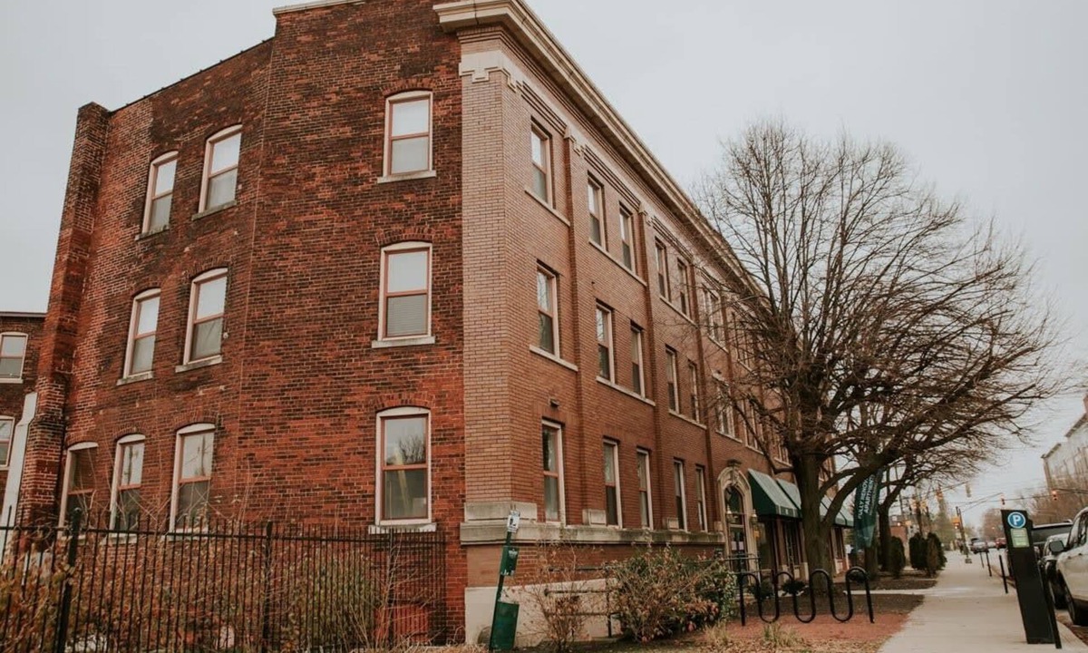 Chatham-Arch Apartment | 3BR/3BA Multi-Unit Stay | Central Indianapolis