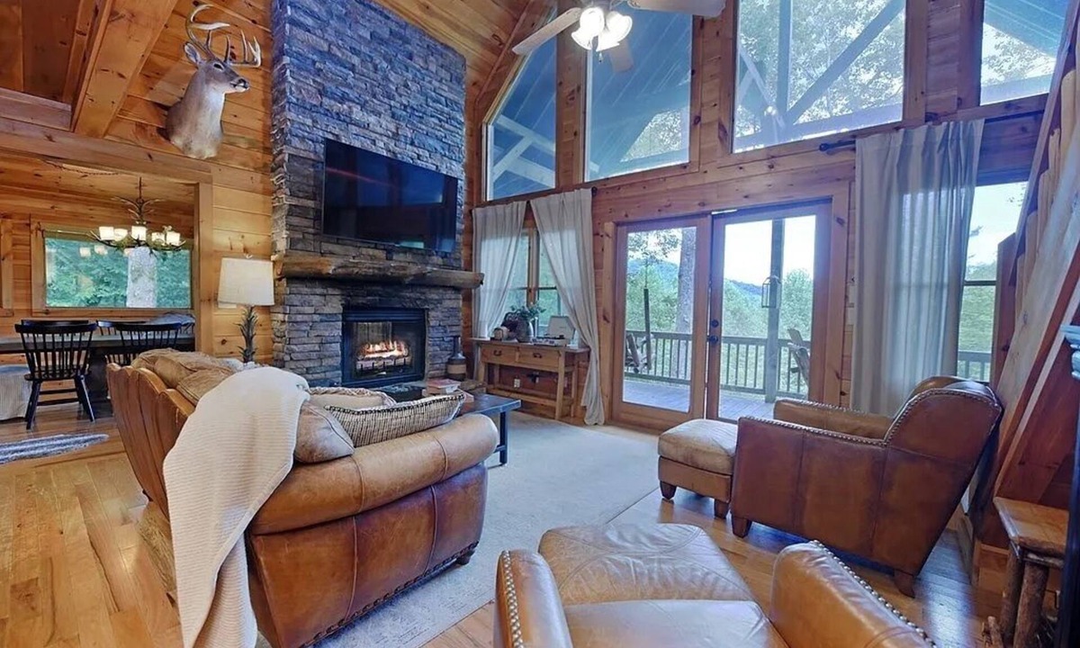 Blue Ridge Cabin | 3BR Aska Cabin Near Toccoa River - Hot Tub + Views