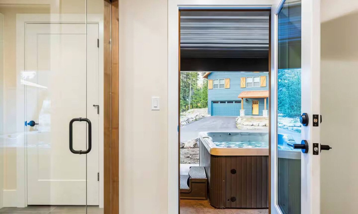 Government Camp Ski Chalet | 4-bedroom Ski Chalet in welcoming Government Camp with modern cozy vibes
