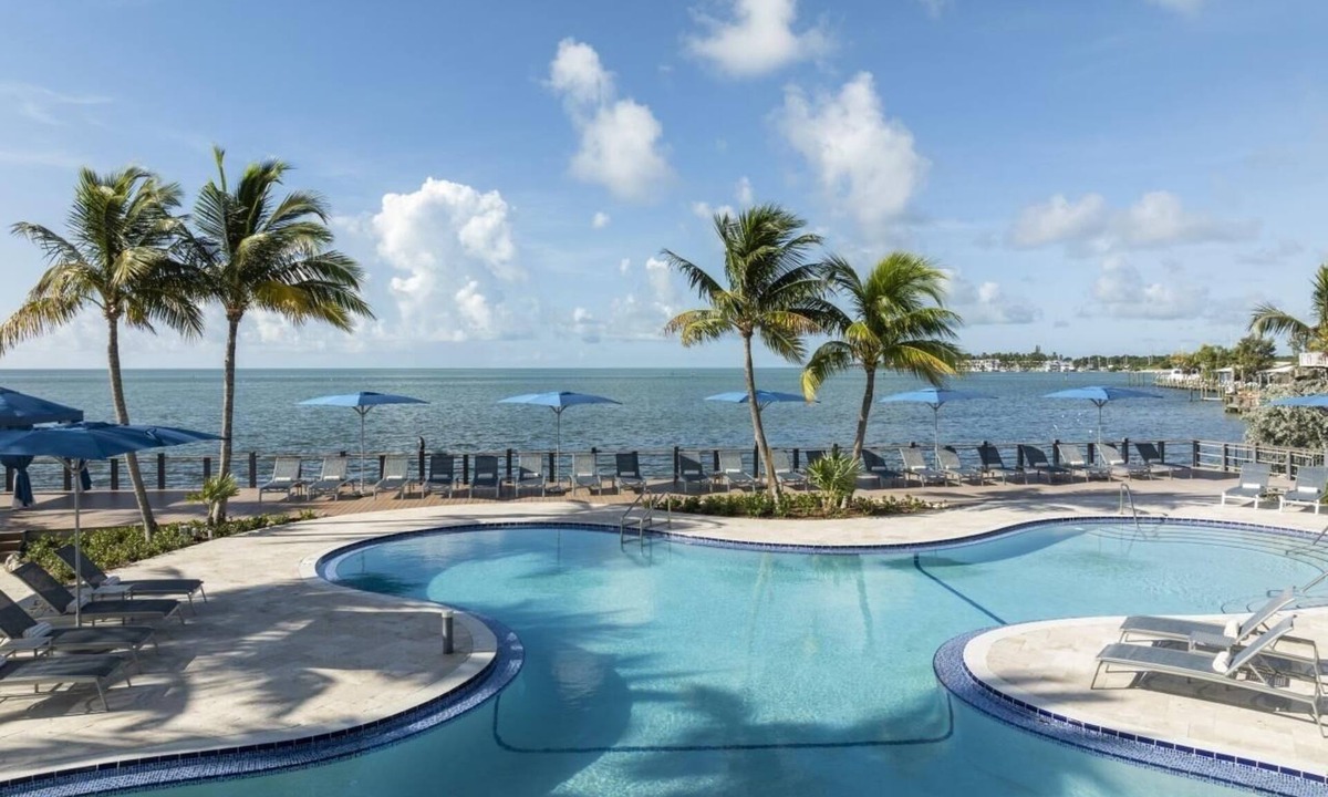 Islamorada Hotel | 4 Guest Room, 2 Queens, Balcony, Free Parking & Pet Friendly
