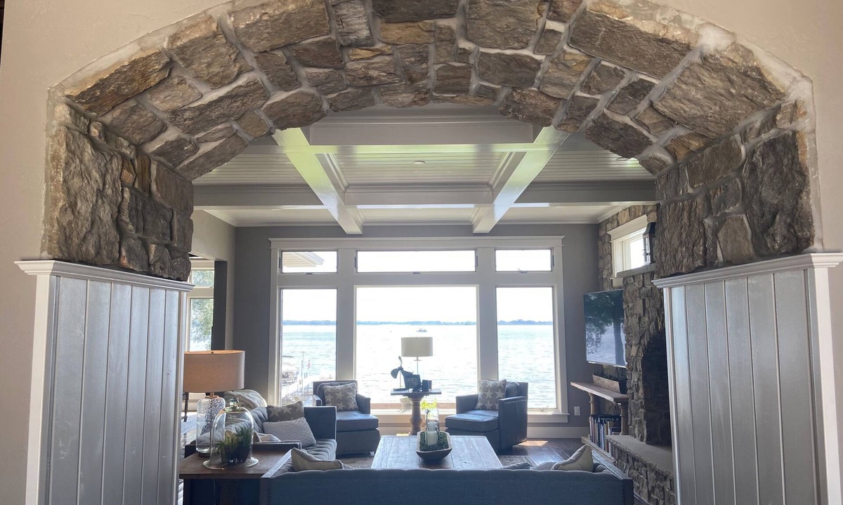 Butte Des Morts House | 5-8 bed 5.5-8.5 bath custom built lake house.