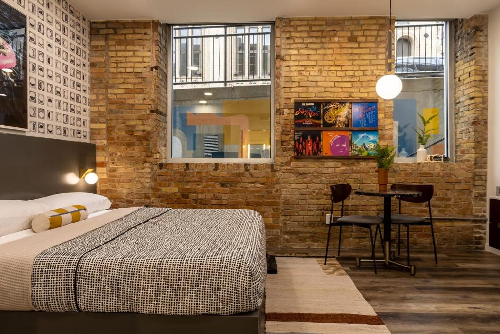 Downtown House | 5 King Bed Suites at The Finnley Hotel in DT GR