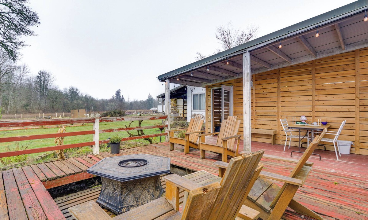 Hillsboro Cottage | 5 Mi to Hillsboro: Vintage-style Home w/Fire Pit