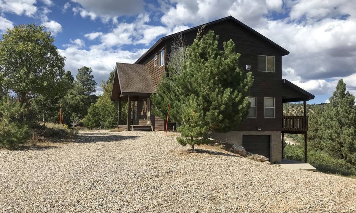 Long Valley Junction House | 5 STAR Luxury Cabin 3bd/3ba, Perfect base camp to N. Parks!