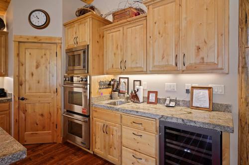 Sunriver House | 5 Vine Maple