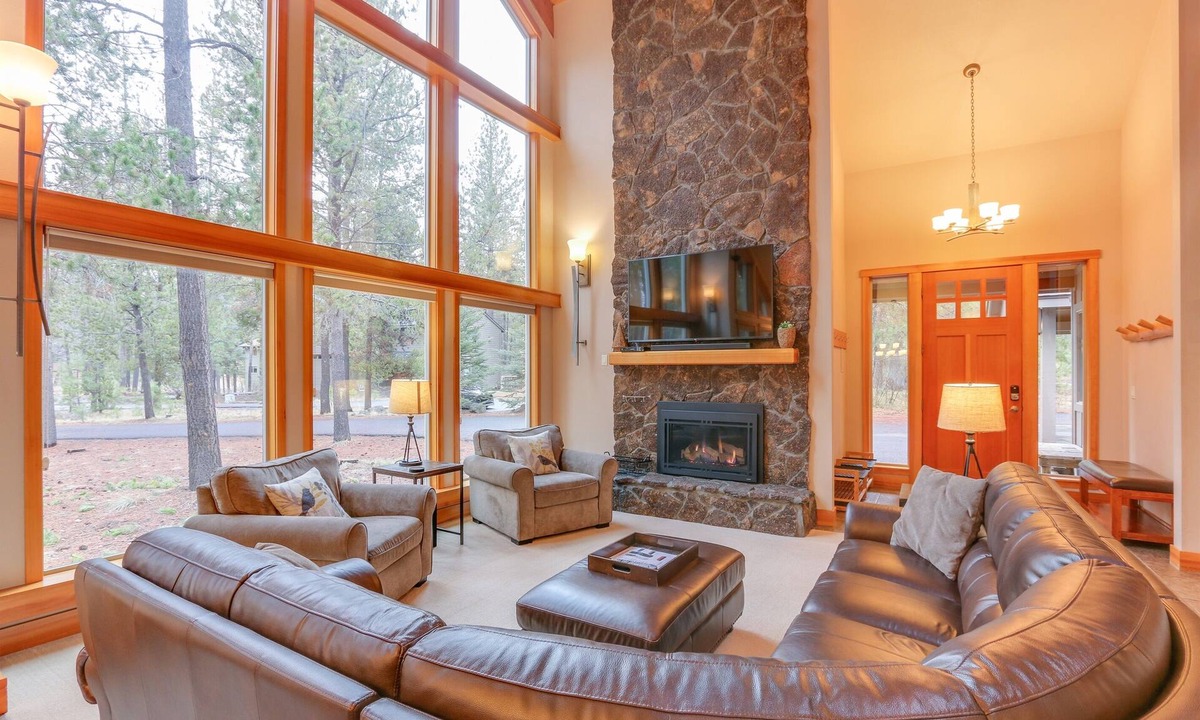 Sunriver Cabin | 5BR+Loft,5BA,3 King|Close to Village|SHARC Pool|Hot tub|A/C|WiFi|Bikes|EV Chrg