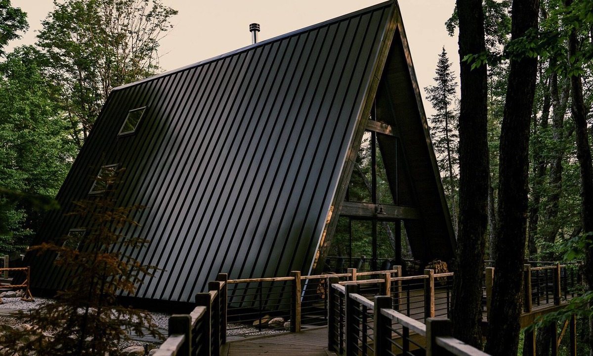 Boyne City Cabin | 6-bdrm 5.5 bath aframe cabin-sauna,hot tub,fire pit,secluded-1.4 miles to lake.