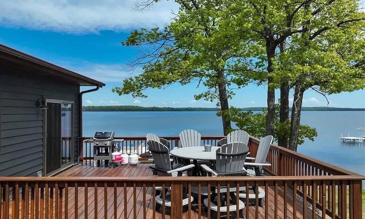 Hayward House | 7BR Waterfront Retreat on Grindstone Lake | Sleeps 20+ | Endless Family Fun