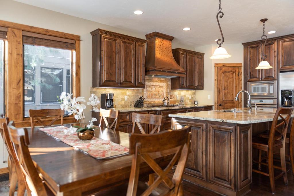 Sunriver House | 8 Caldera Cabin
