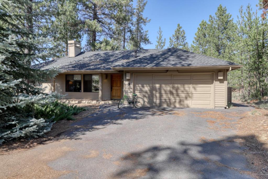 Deer Park House | 9 Hart Mountain