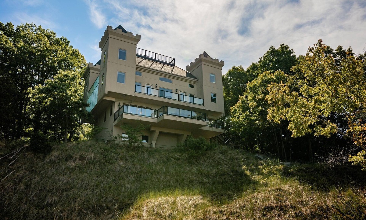 Shelby House | A Castle on Lake Michigan near Silver Lake Dunes