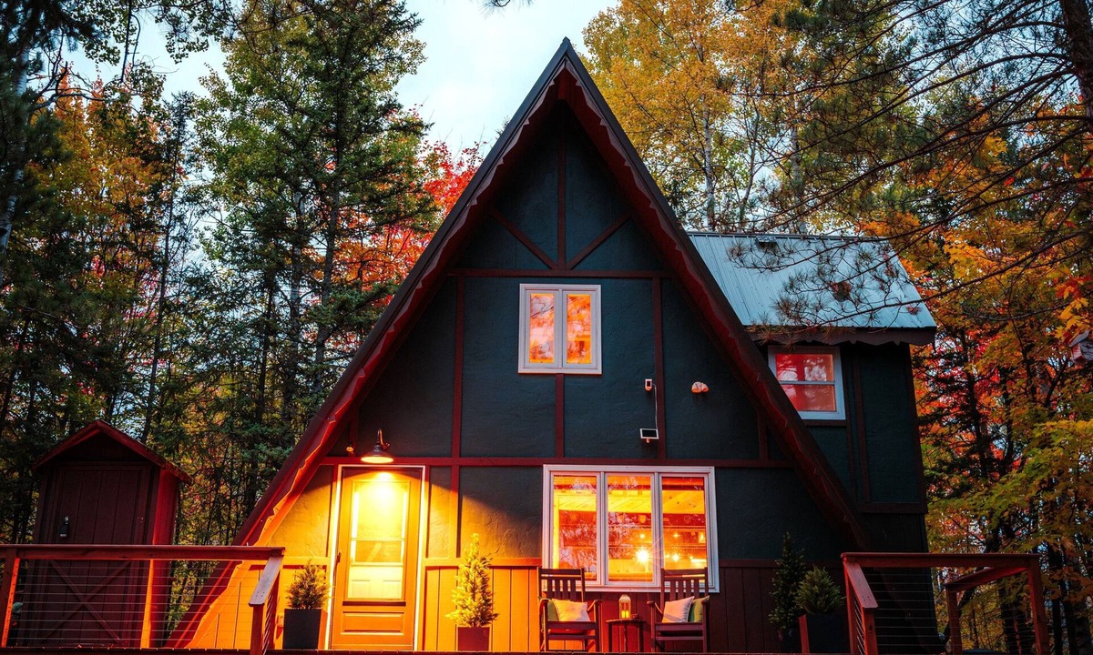 Bessemer Ski Chalet | A-Frame - Sauna, Firepit, Near Ski Resort & trails