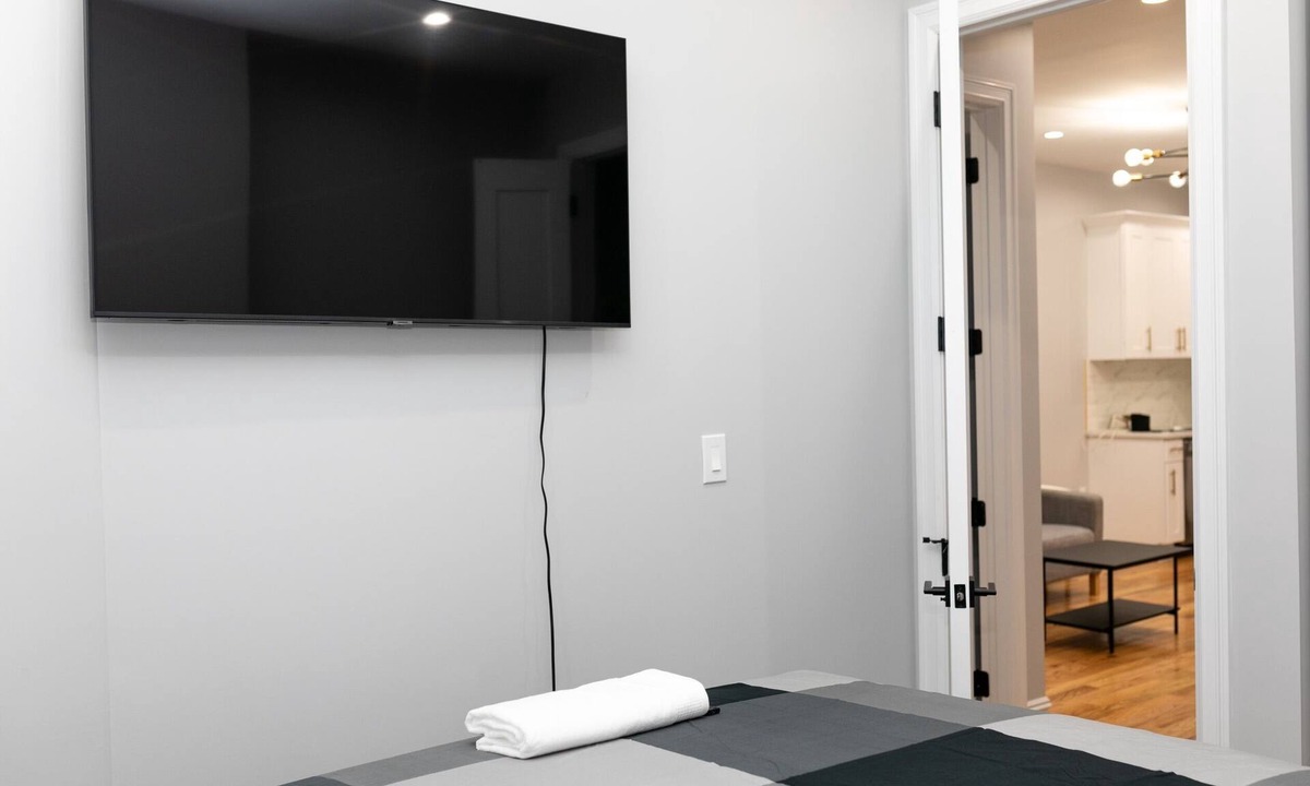 East New York House | A lovely nice building, peaceful, brand new house with furniture, welcoming!