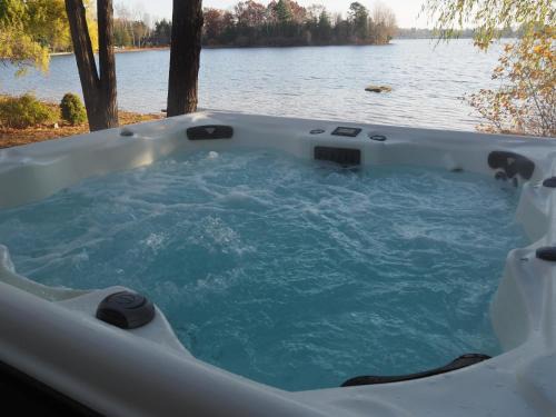 Elk Rapids House | A Short's Walk - Lakefront W Spa & Kayaks!