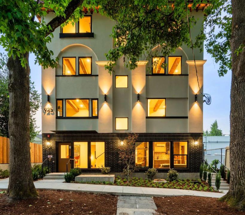 Kerns Apartment | Adelynn Studio Walkable Kerns Spanish Charm