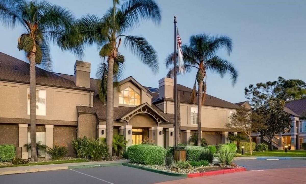 Sunnyvale Hotel | Affordability Meets Comfort! 2 Spacious 2BR Suites, Onsite Swimming Pool!