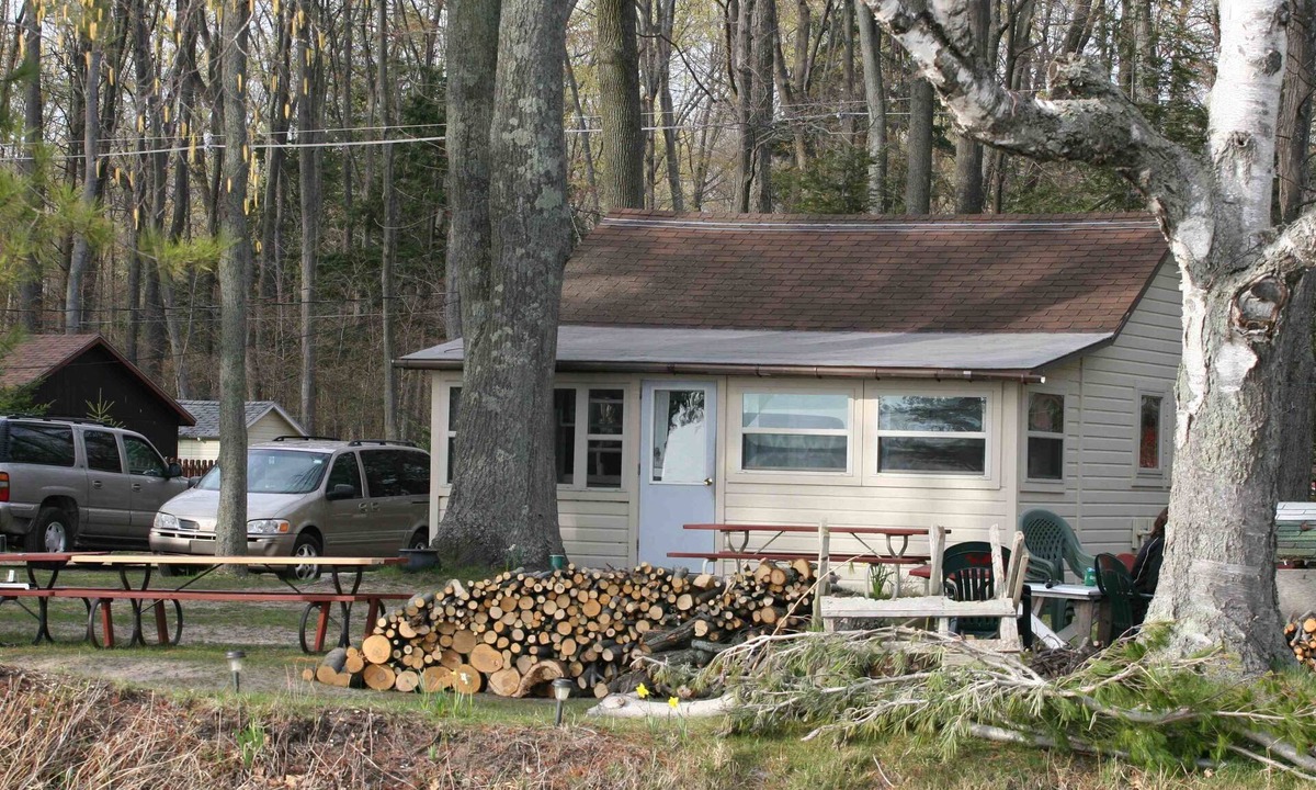Honor Cottage | Affordable Family Fun on the Platte Lakes Van Hammen Cottage #2