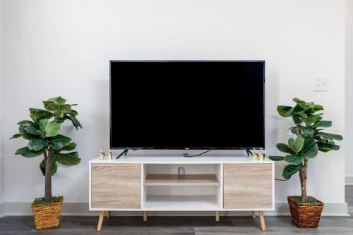 Whitestown Apartment | Affordable Private Room