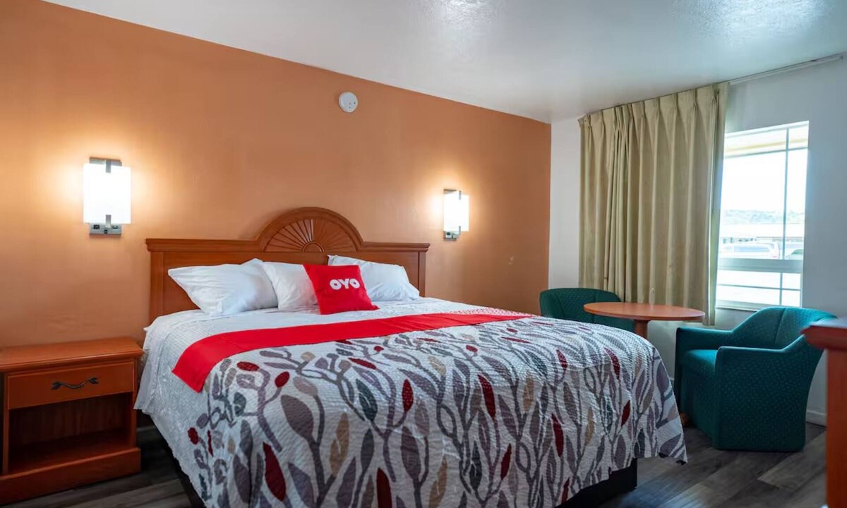 Madras Hotel | Affordable Private Room Ideal for Exploring Madras Attractions
