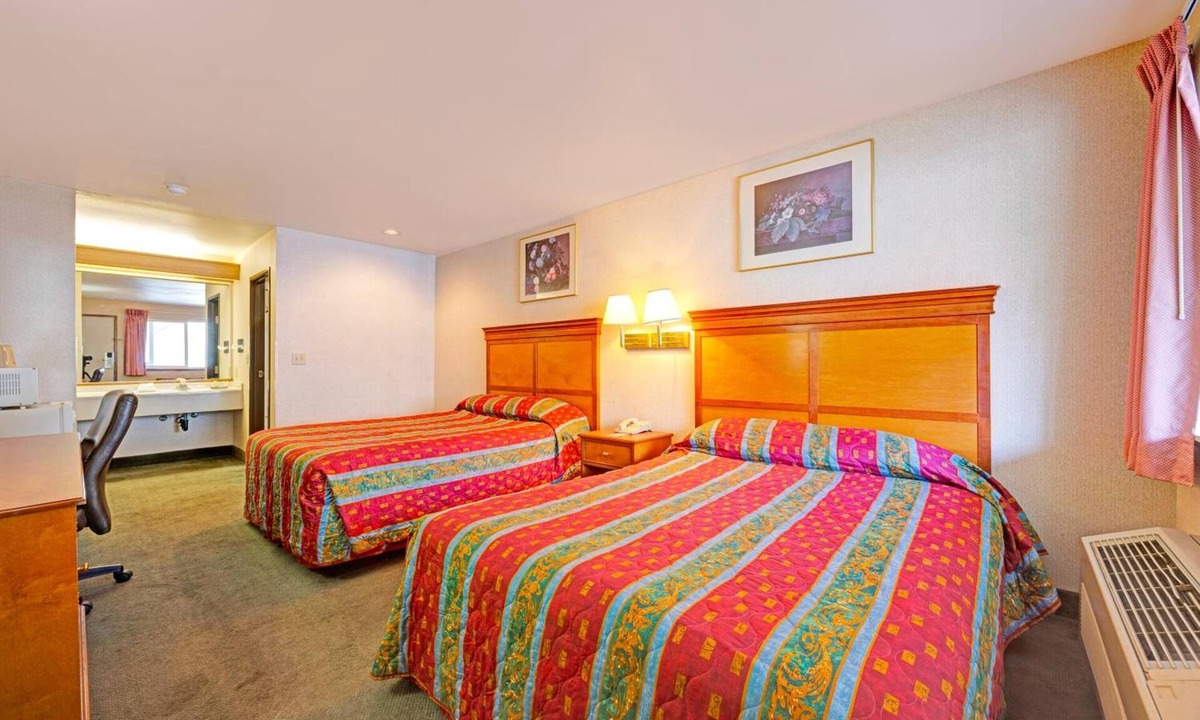 Stevenson Hotel | Affordable Riverside Escape Awaits! | East Point Kite Beach - 0.2 miles