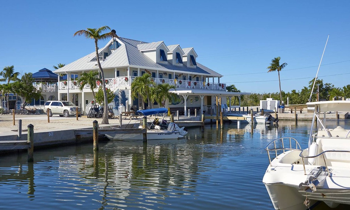 Long Beach Estates House | Airstream Glamping on the Ocean, MM 33 in the Fl Keys!