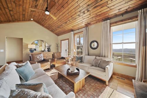 Seven Devils House | Alpine Retreat