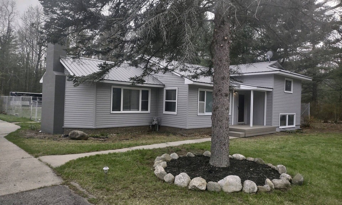 Alden House | Amazing house within walking distance to the sand bar at Torch Lake, sleeps 8