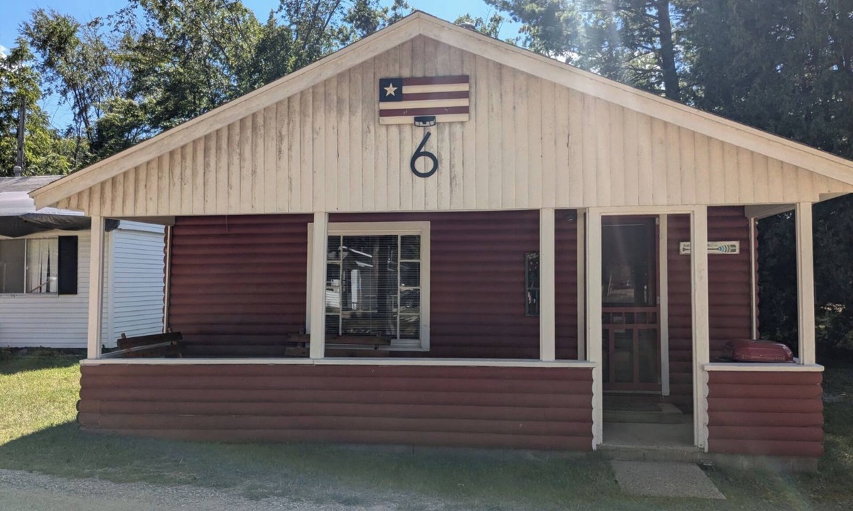Prudenville Cabin | Americana - Cabin #6