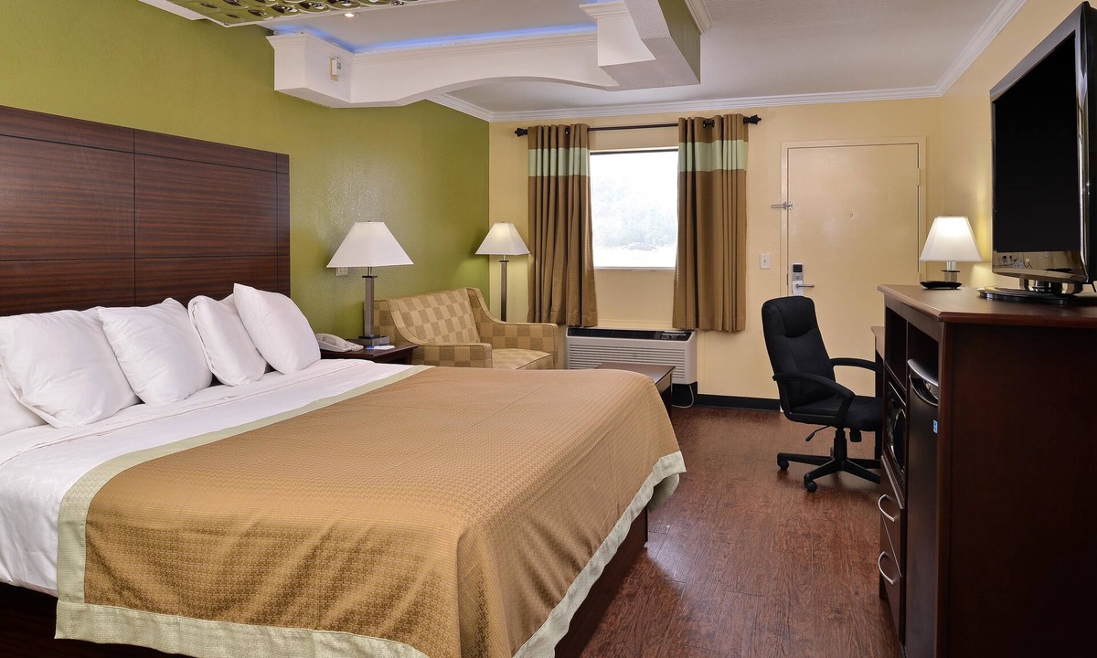 Winona Hotel | Americas Best Value Inn Winona